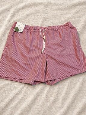 Men’s XXL Swim Trunks 7” Red Striped Print NWT